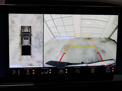 Used 2024 Chevrolet Silverado 1500 ZR2 w/ Technology Package image 43