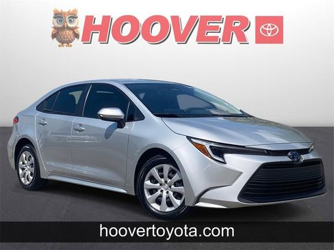 Used 2024 Toyota Corolla LE image 1