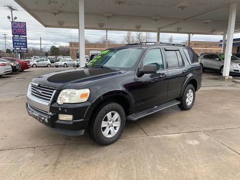 Used 2010 Ford Explorer XLT image 4