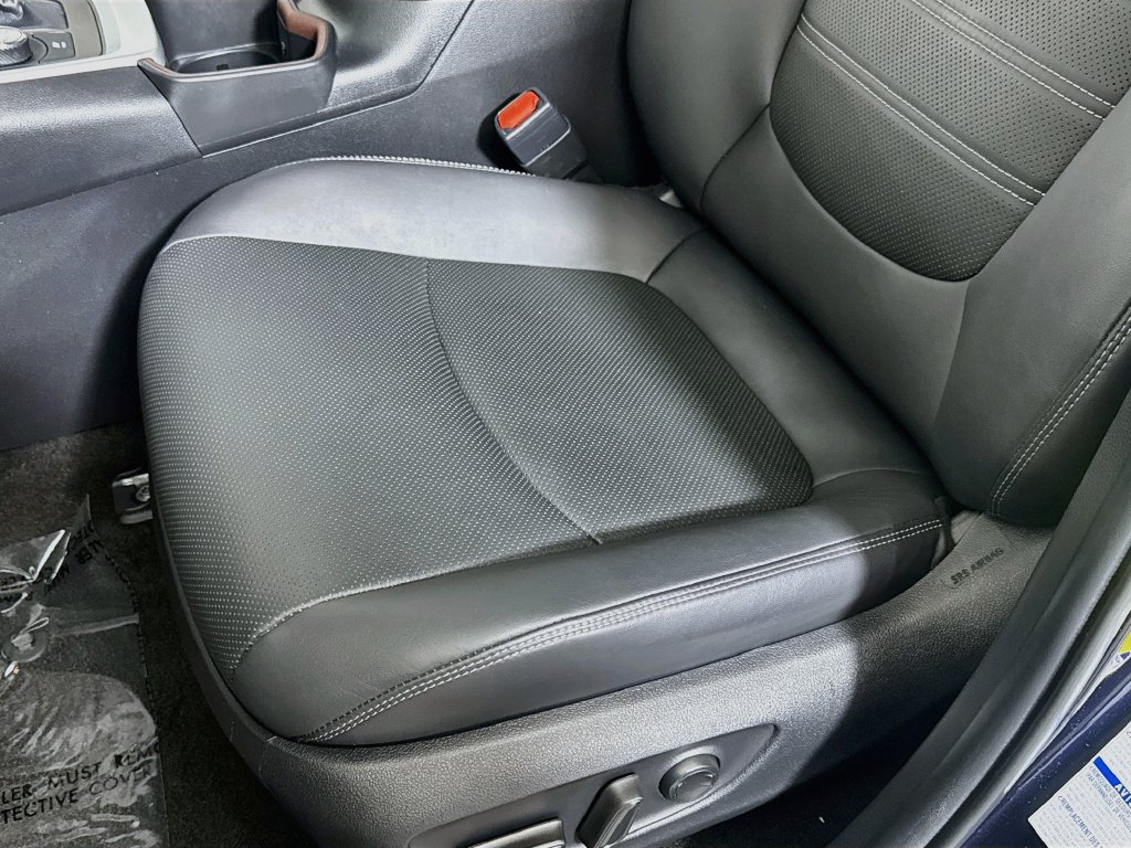 Used 2022 Toyota RAV4 Limited AWD/4WD image 19
