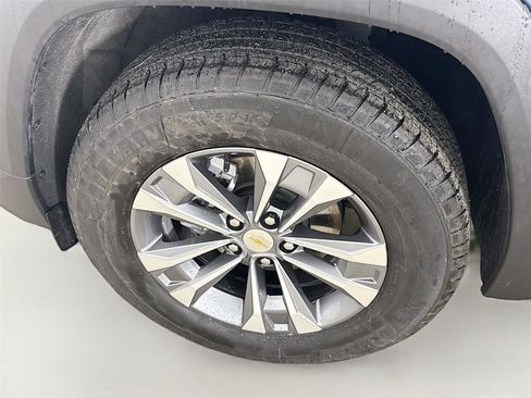 Used 2025 Chevrolet Equinox LT w/ Safety and Technology Package image 32