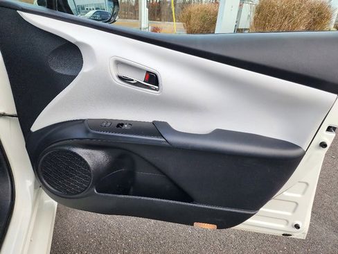 Used 2018 Toyota Prius Prime Advanced image 10