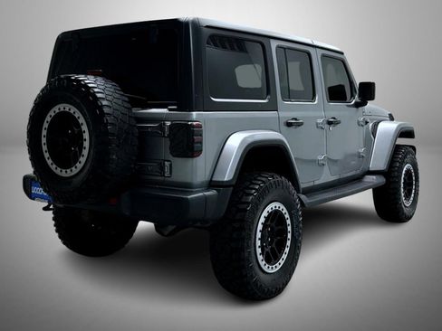 Used 2018 Jeep Wrangler Unlimited Sahara w/ Cold Weather Group AWD/4WD image 5