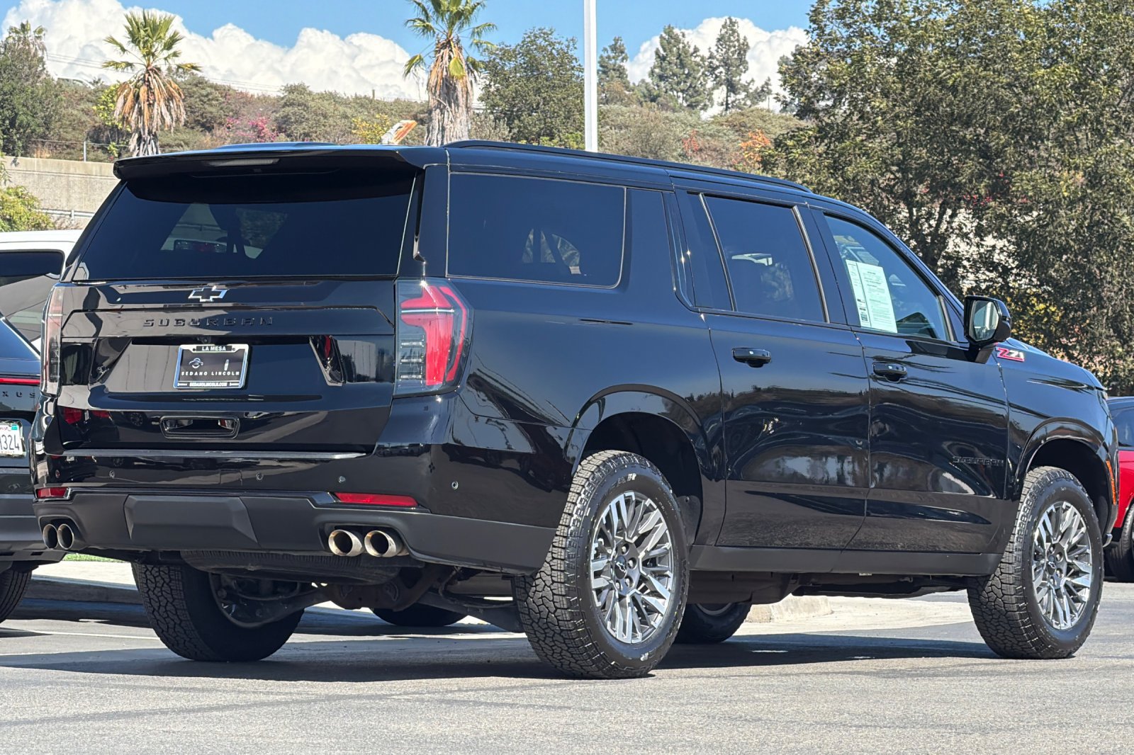 Used 2025 Chevrolet Suburban Z71 AWD/4WD image 3