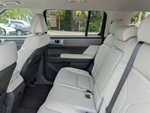 Used 2025 Hyundai Santa Fe SEL FWD image 15