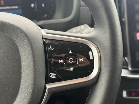 Certified 2025 Volvo XC90 B6 Plus AWD/4WD image 19