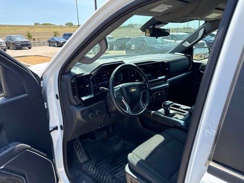 Used 2023 Chevrolet Silverado 1500 LT RWD image 19