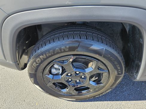 Used 2024 Jeep Compass Trailhawk image 17