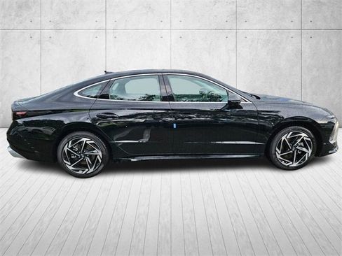 New 2026 Hyundai Sonata SEL image 4