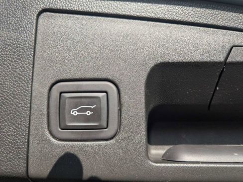 Used 2024 Cadillac XT4 Premium Luxury FWD image 14