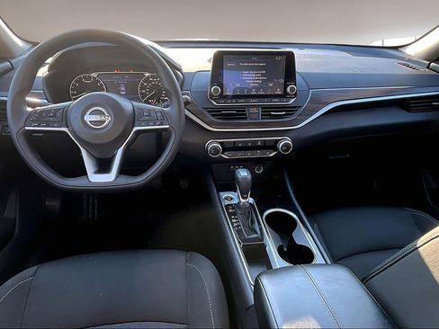 Used 2024 Nissan Altima 2.5 SV image 7