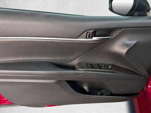 Used 2022 Toyota Camry LE FWD image 10