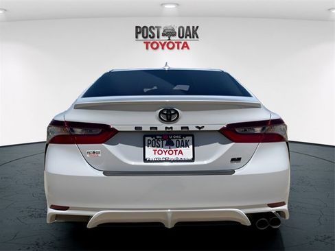 Used 2023 Toyota Camry SE image 6