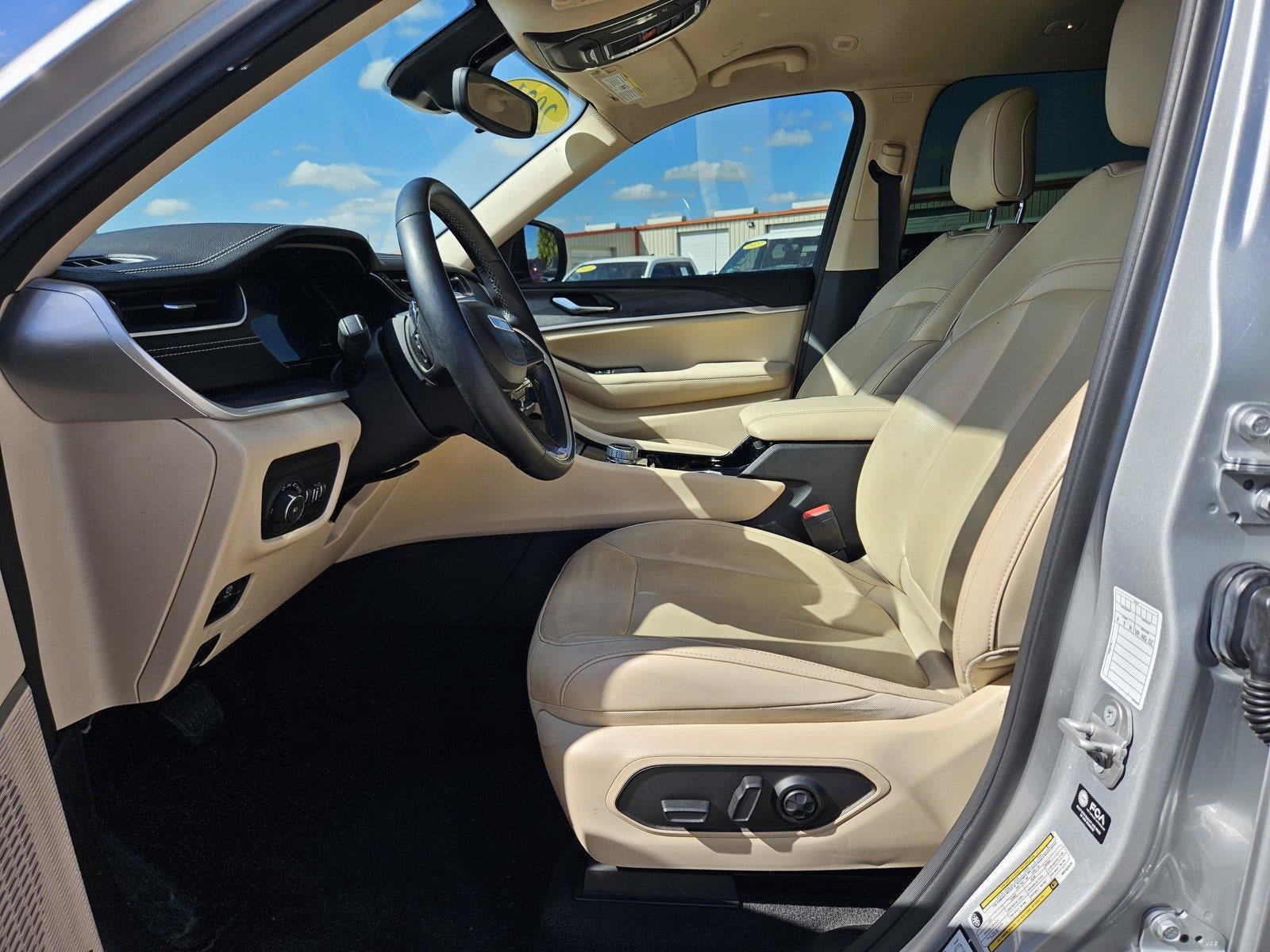 Used 2021 Jeep Grand Cherokee L Limited AWD/4WD image 18