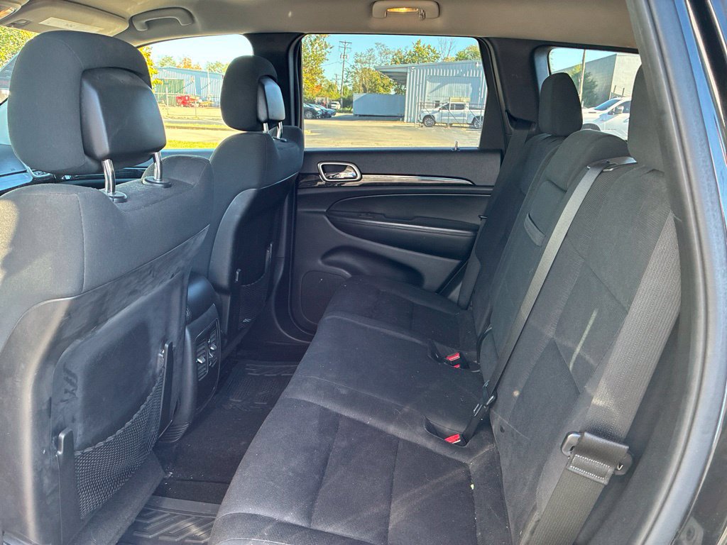 Used 2012 Jeep Grand Cherokee Laredo w/ Laredo E Group AWD/4WD image 10
