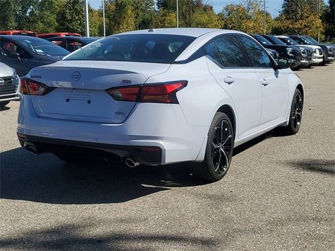 New 2025 Nissan Altima 2.5 SR w/ SR Premium Package image 4