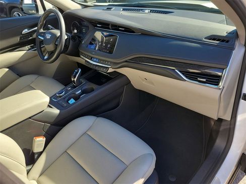Used 2023 Cadillac XT4 Premium Luxury image 50