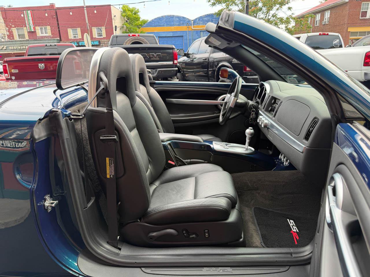Used 2005 Chevrolet SSR w/ Preferred Equipment Group RWD image 26