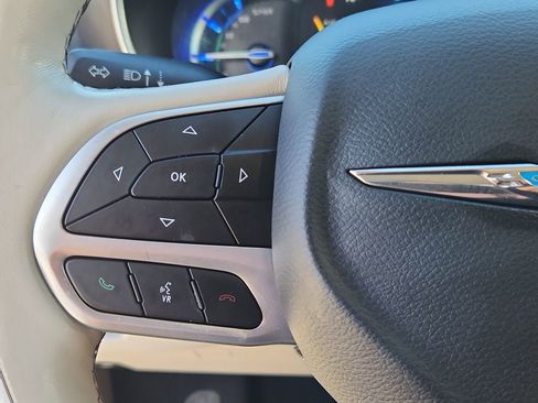 Used 2020 Chrysler Pacifica Limited w/ Advanced Safetytec Group image 19