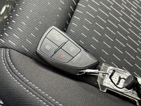 Used 2025 Chevrolet Equinox LT FWD image 21