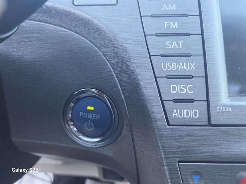 Used 2014 Toyota Prius image 27