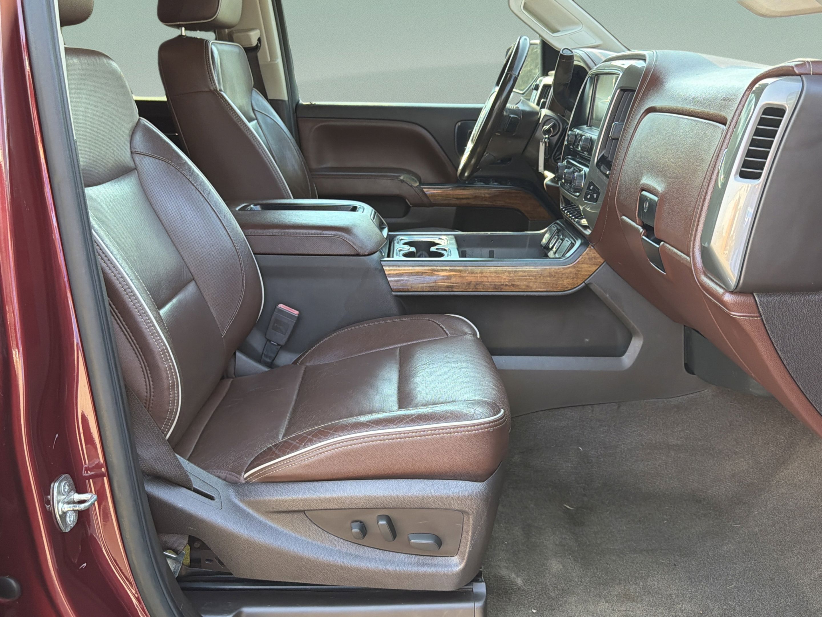 Used 2015 Chevrolet Silverado 2500 High Country w/ Duramax Plus Package AWD/4WD image 23