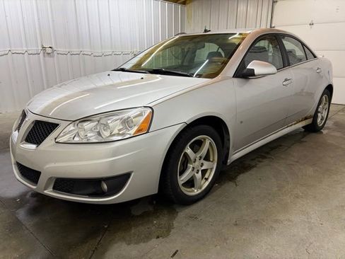 Used 2009 Pontiac G6 Sedan w/ Sport Package 2 image 3