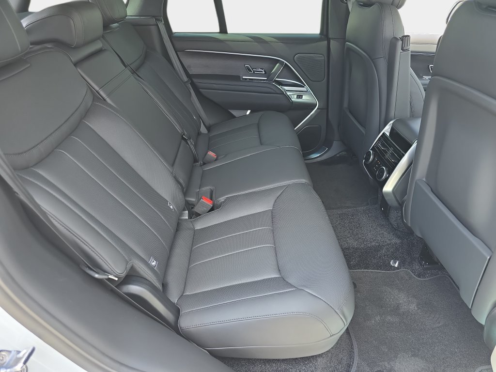New 2026 Land Rover Range Rover SE AWD/4WD image 11