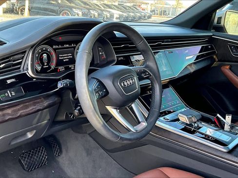Used 2022 Audi Q8 Prestige image 17
