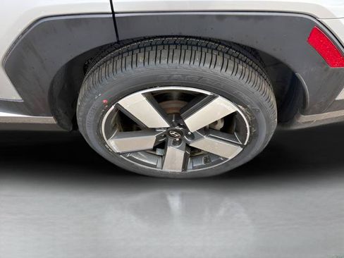Used 2024 Hyundai Santa Fe Limited AWD/4WD image 32