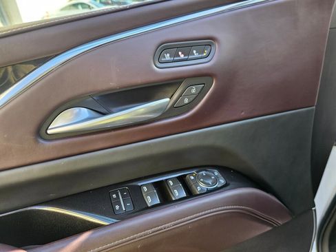 Certified 2023 Cadillac Escalade ESV Sport Platinum image 31