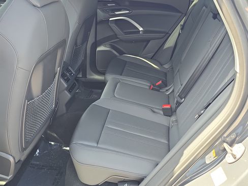 New 2025 Audi Q5 Prestige image 15