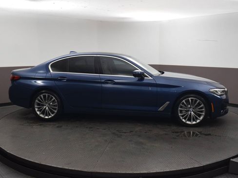Used 2023 BMW 530i w/ Premium Package RWD image 2