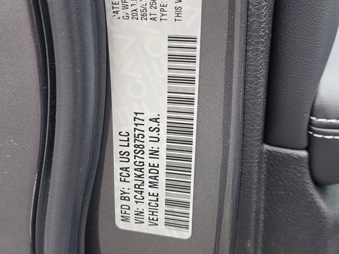 New 2025 Jeep Grand Cherokee L Altitude image 30