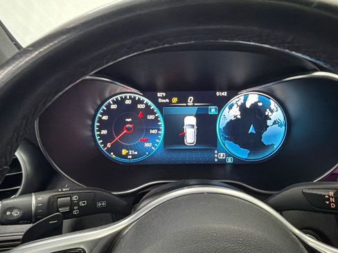 Used 2021 Mercedes-Benz GLC 300 w/ Premium Package image 30