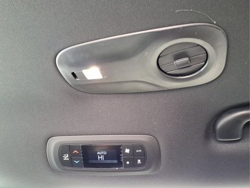 New 2027 Chrysler Pacifica Select FWD image 12
