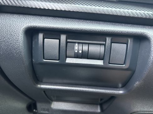 Certified 2025 Subaru Crosstrek 2.0i Premium image 18