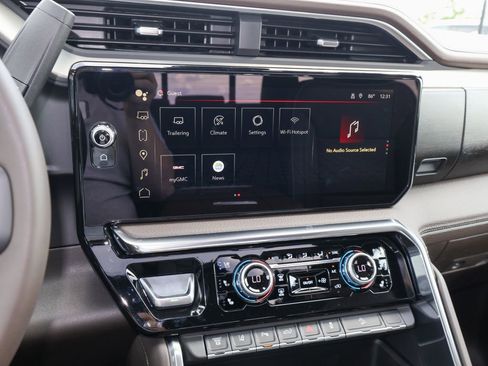 New 2026 GMC Sierra 3500 Denali w/ Denali Reserve Package image 17