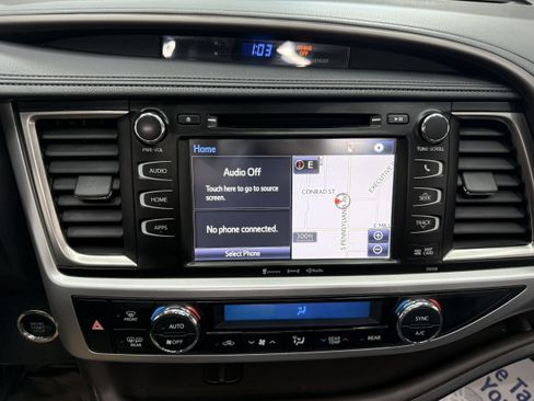 Used 2016 Toyota Highlander XLE AWD/4WD image 19