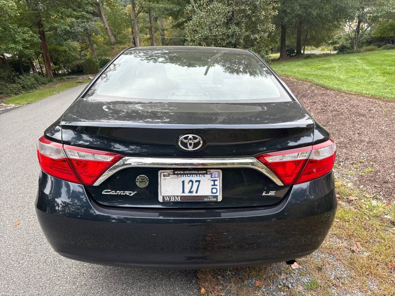 Used 2015 Toyota Camry LE FWD image 10