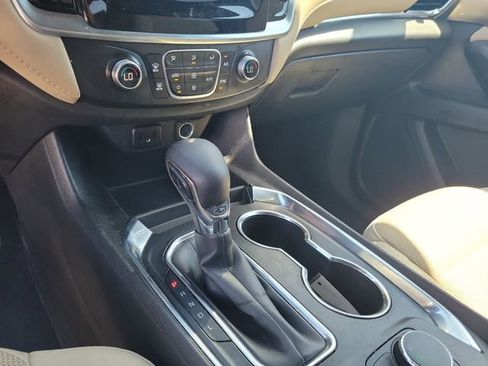 Used 2022 Chevrolet Traverse LS image 31
