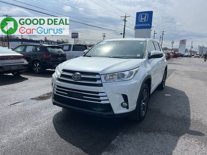 Used 2017 Toyota Highlander LE
