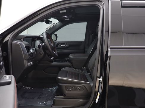 Used 2025 GMC Yukon AT4 Ultimate image 5