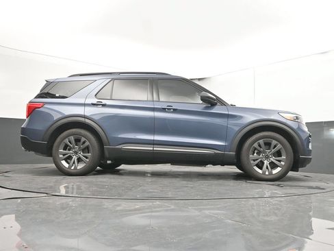 Used 2021 Ford Explorer XLT w/ Equipment Group 202A AWD/4WD image 35
