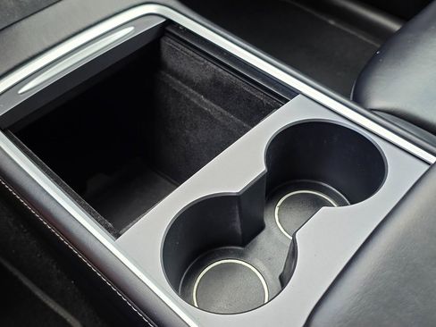 Used 2021 Tesla Model Y Long Range AWD/4WD image 37