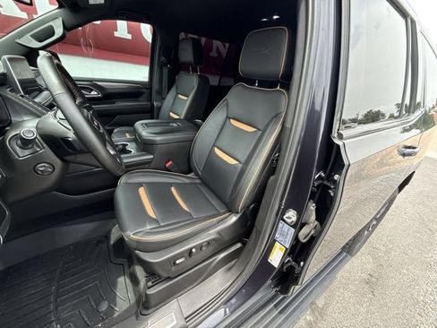 Used 2024 GMC Yukon AT4 w/ Technology Package AWD/4WD image 11