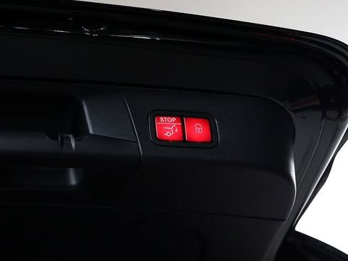 Certified 2023 Mercedes-Benz GLB 250 4MATIC image 29