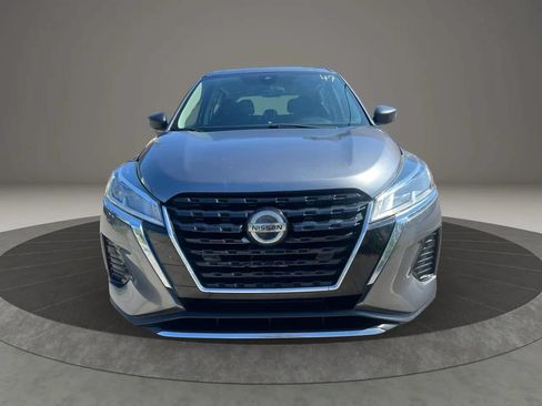 Used 2021 Nissan Kicks S FWD image 2