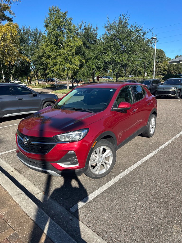 Used 2020 Buick Encore GX Preferred w/ Cold Weather Comfort Package FWD image 2
