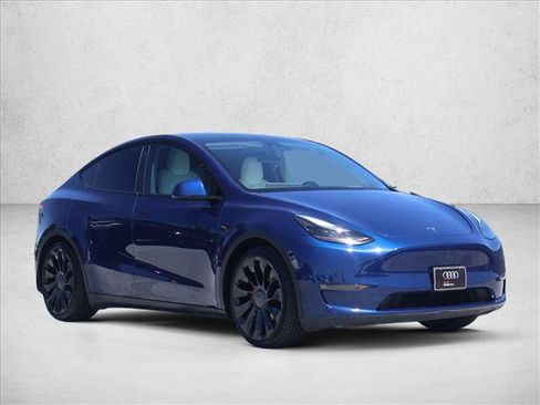 Used 2022 Tesla Model Y Performance AWD/4WD image 3